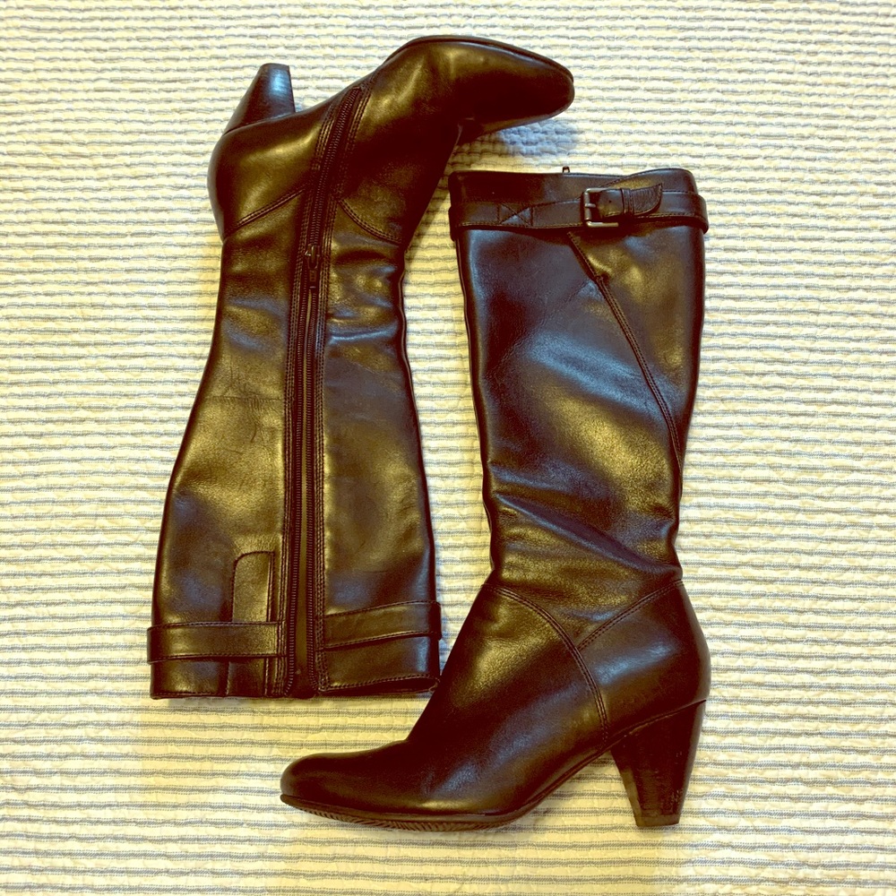 Ecco black leather boots- size 6